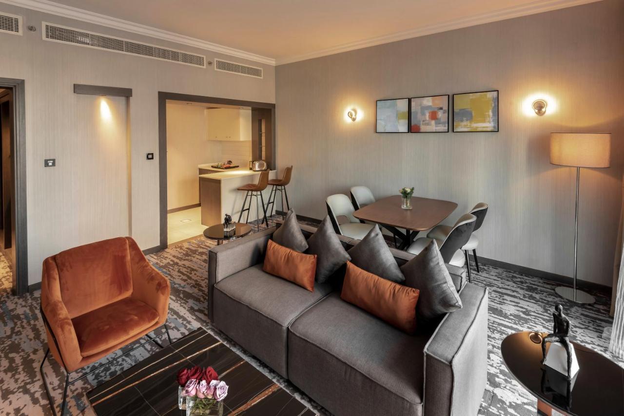 One-Bedroom Suite Creekside