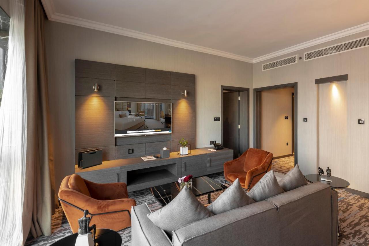 Two-Bedroom Suite Creekside